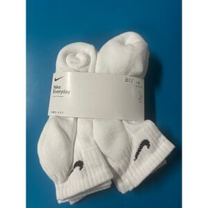 NIKE Unisex Performance Cushion Quarter Socks with Band (6 Pairs), White, M